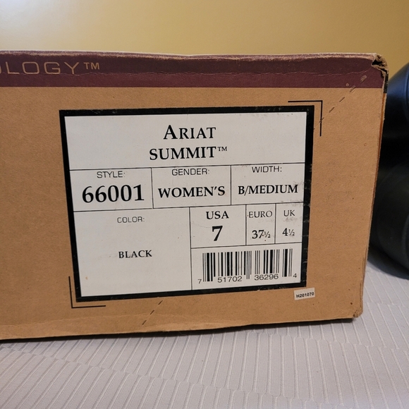 NWT Ariat Summit Waterproof Black Leather Tall Riding Boot sz 7B 66001 - Picture 12 of 16